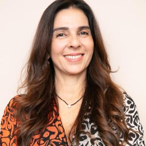 Dra. Anelisa Coutinho Araújo, MD