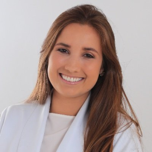 Dra. Carolina Alves Costa Silva, MD, PhD